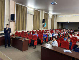 Представитель МВД выступает на расширенной планерке Представитель МВД выступает на расширенной планерке.
